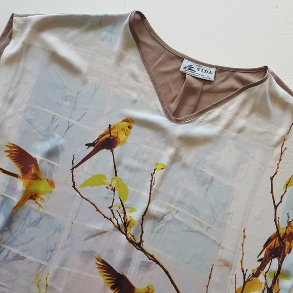 Vida V-neck Dolman Sleeve Top - S - Picture 1 of 7